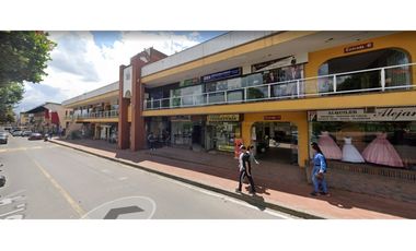 SE VENDE OFICINA Y/O LOCAL CÉNTRICO C.C. SAGUANMACHICA I