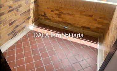 SE ARRIENDA  CASA EN CAJICA, SECTOR EL BOHIO