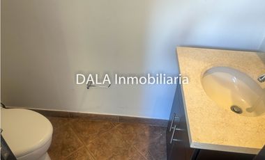 SE ARRIENDA  CASA EN CAJICA, SECTOR EL BOHIO