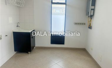 SE ARRIENDA  CASA EN CAJICA, SECTOR EL BOHIO