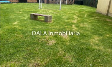 SE ARRIENDA  CASA EN CAJICA, SECTOR EL BOHIO