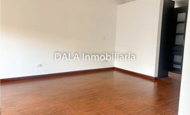 SE ARRIENDA  CASA EN CAJICA, SECTOR EL BOHIO