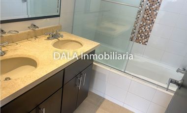 SE ARRIENDA  CASA EN CAJICA, SECTOR EL BOHIO