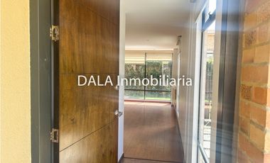 SE ARRIENDA  CASA EN CAJICA, SECTOR EL BOHIO