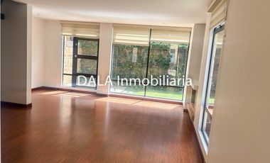 SE ARRIENDA  CASA EN CAJICA, SECTOR EL BOHIO