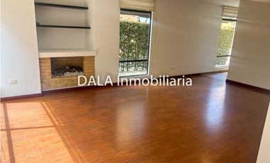 SE ARRIENDA  CASA EN CAJICA, SECTOR EL BOHIO