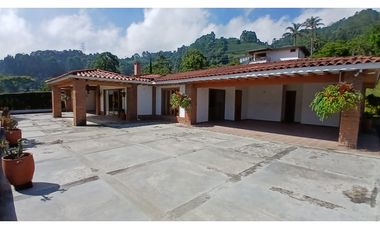 Casa en Arriendo La Mina Envigado