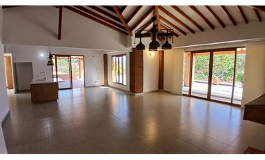 Casa en Arriendo La Mina Envigado