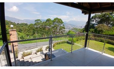 Casa en Arriendo La Mina Envigado