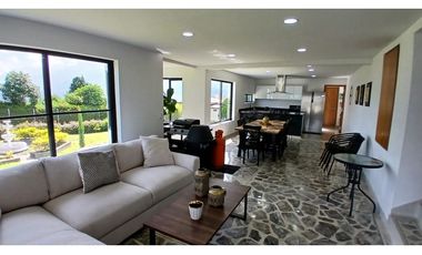 Casa en Arriendo La Mina Envigado