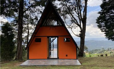 CABAÑA AMOBLADA EN SANTA ELENA BARRO BLANCO 1900000