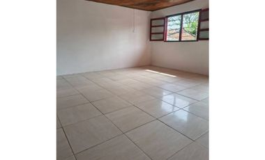 ¡SE VENDE CASA EN PUERTO CALDAS!
