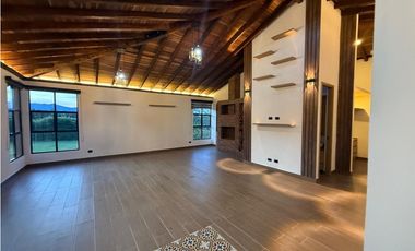 CASA EN ALQUILER EN LLANOGRANDE CERCA AL COLEGIO MONTESORI