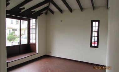 ARRIENDO CASA ESPECTACULAR EN CEDRITOS – 160 M² CONJUNTO CERRADO