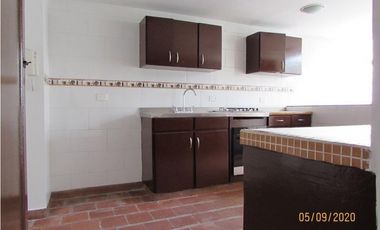 ARRIENDO CASA ESPECTACULAR EN CEDRITOS – 160 M² CONJUNTO CERRADO