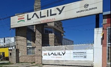 Gran terreno con Oficina y  Galpón con salida a dos calles, ideal para correalón