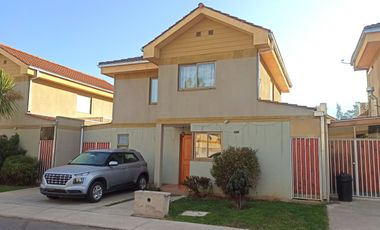 Casa en Venta 3D 3B Condominio Las Azaleas Machalí | Amplio Terreno 236 m² + Patio + Balcones