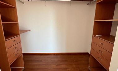 Exclusivo departamento en Alquiler 3 dormitorios, dependencia y cochera.