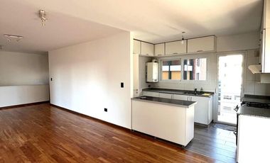 Exclusivo departamento en Alquiler 3 dormitorios, dependencia y cochera.