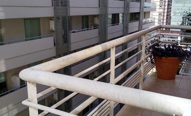 Exclusivo departamento en Alquiler 3 dormitorios, dependencia y cochera.