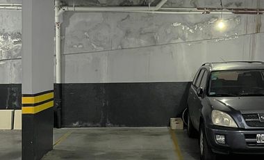 Exclusivo departamento en Alquiler 3 dormitorios, dependencia y cochera.