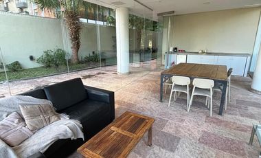 Exclusivo departamento en Alquiler 3 dormitorios, dependencia y cochera.