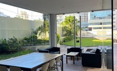 Exclusivo departamento en Alquiler 3 dormitorios, dependencia y cochera.