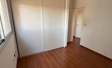 Exclusivo departamento en Alquiler 3 dormitorios, dependencia y cochera.