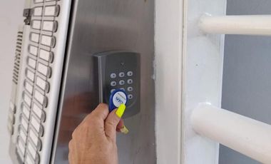 Exclusivo departamento en Alquiler 3 dormitorios, dependencia y cochera.