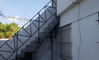 Oportunidad para 2 Familias – 2 Casas en Block con Jardín y Pileta
