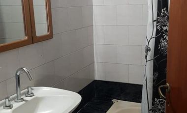 Oportunidad para 2 Familias – 2 Casas en Block con Jardín y Pileta
