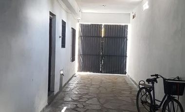 Oportunidad para 2 Familias – 2 Casas en Block con Jardín y Pileta