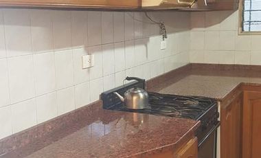 Oportunidad para 2 Familias – 2 Casas en Block con Jardín y Pileta