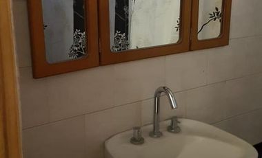 Oportunidad para 2 Familias – 2 Casas en Block con Jardín y Pileta