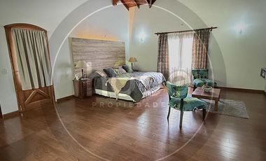 Importante chacra con amplia vivienda