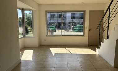 PH tipo Dúplex en venta en complejo en Del Viso