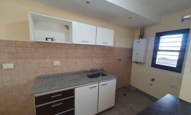Se alquila departamento con balcon Bº San Vicente