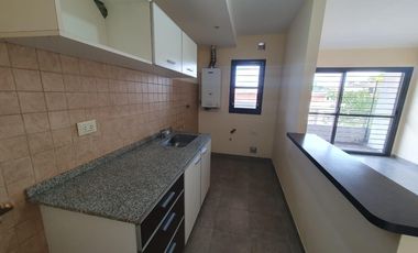 Se alquila departamento con balcon Bº San Vicente
