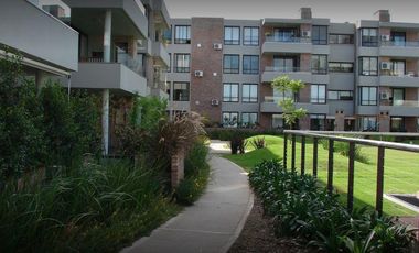 Departamento en Alquiler en Pasionaria San Isidro 2 amb en  Alquiler, Jardín, Cochera doble