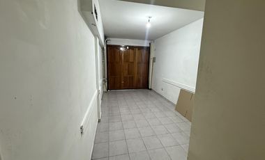 Departamento tipo casa 4 ambientes con COCHERA Y PATIO en Wilde