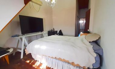 Departamento de 5 ambientes   Galpón con oficina y baño - Moron Norte