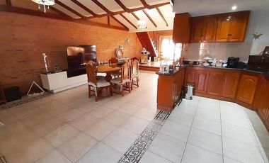 Departamento de 5 ambientes   Galpón con oficina y baño - Moron Norte