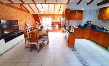 Departamento de 5 ambientes   Galpón con oficina y baño - Moron Norte