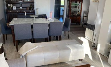 EN VENTA EXCELENTE  PISO, PRIMERA LINEA SOBRE  MITRE