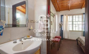 Quinta sobre gran terreno arbolado