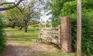 Quinta sobre gran terreno arbolado