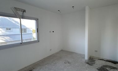 Oportunidad! PH a estrenar, 3 ambientes, con cochera y patio propio