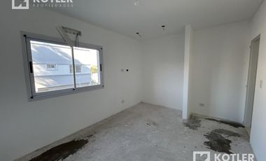 Oportunidad! PH a estrenar, 3 ambientes, con cochera y patio propio