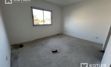 Oportunidad! PH a estrenar, 3 ambientes, con cochera y patio propio