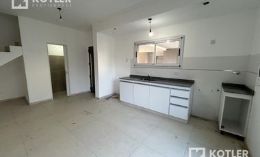 Oportunidad! PH a estrenar, 3 ambientes, con cochera y patio propio